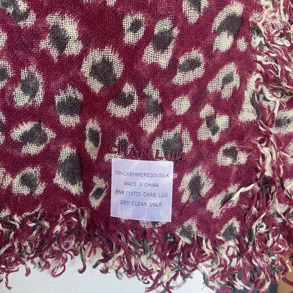 New Authentic Chan Luu Leopard Cheetah Print Cashmere Silk Scarf  Color:… - Picture 4 of 8